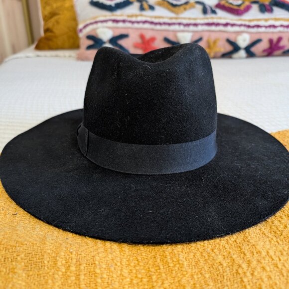 Wool hat - Picture 1 of 5